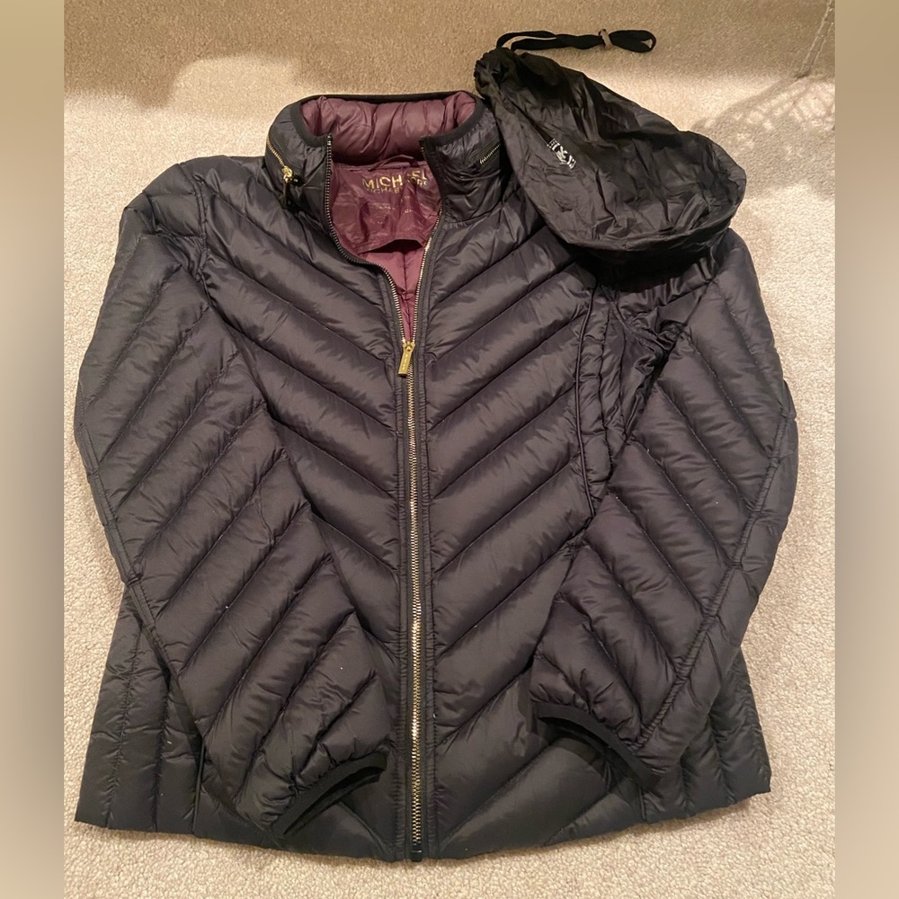 Womens Black Michael Kors Down Feather Fill Jacket Size Medium. Maybe worn twice